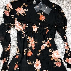 NEW WITH TAGS FOREVER 21 LONG SLEEVE DRESS